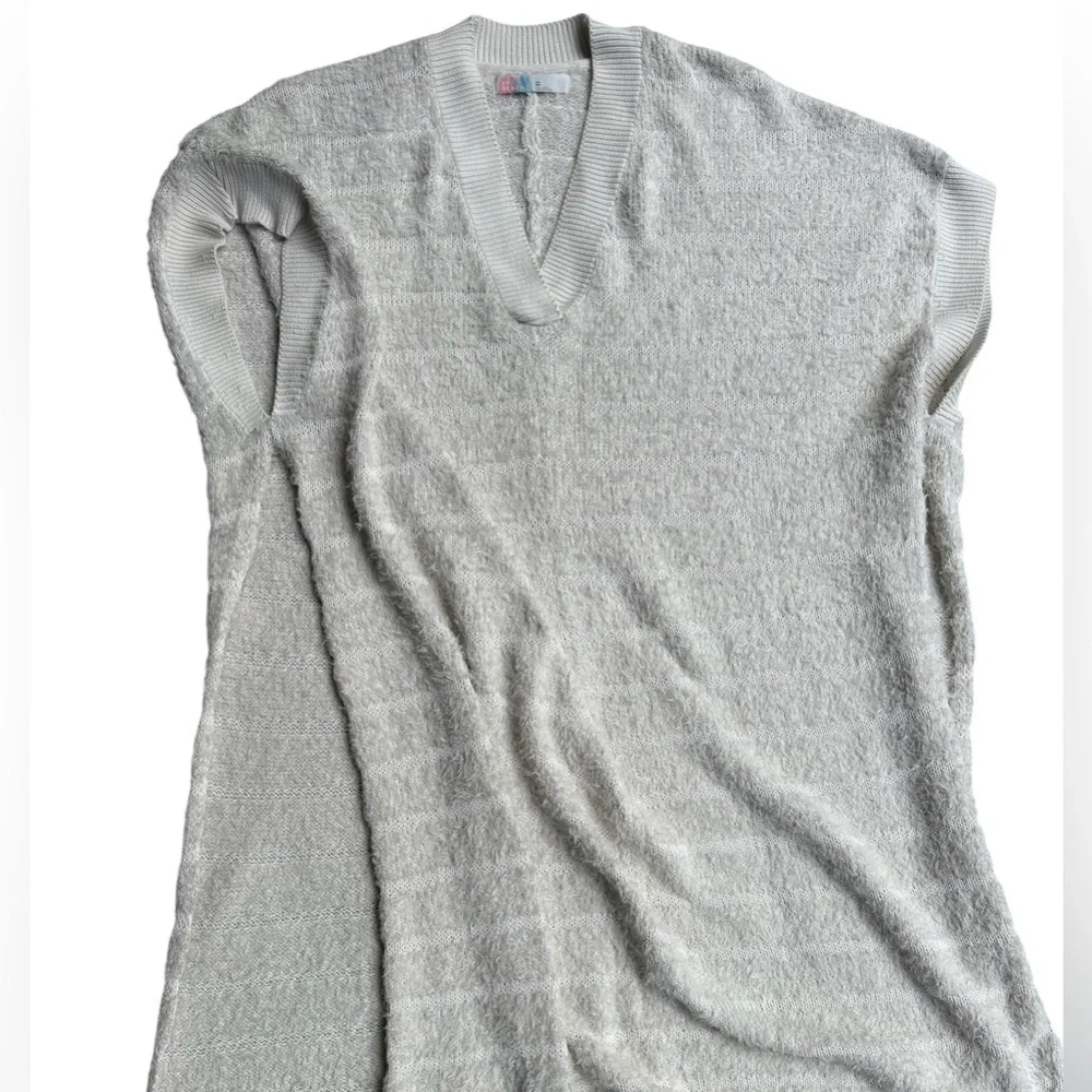 New! Imani Sweater Pullover Soft Fuzzy Knit Maxi Length color Snow xs/small